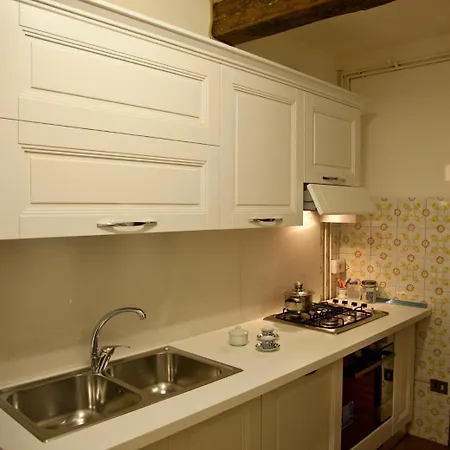 Make The Most Of Magic With This Centrally Located Balcony Appartement